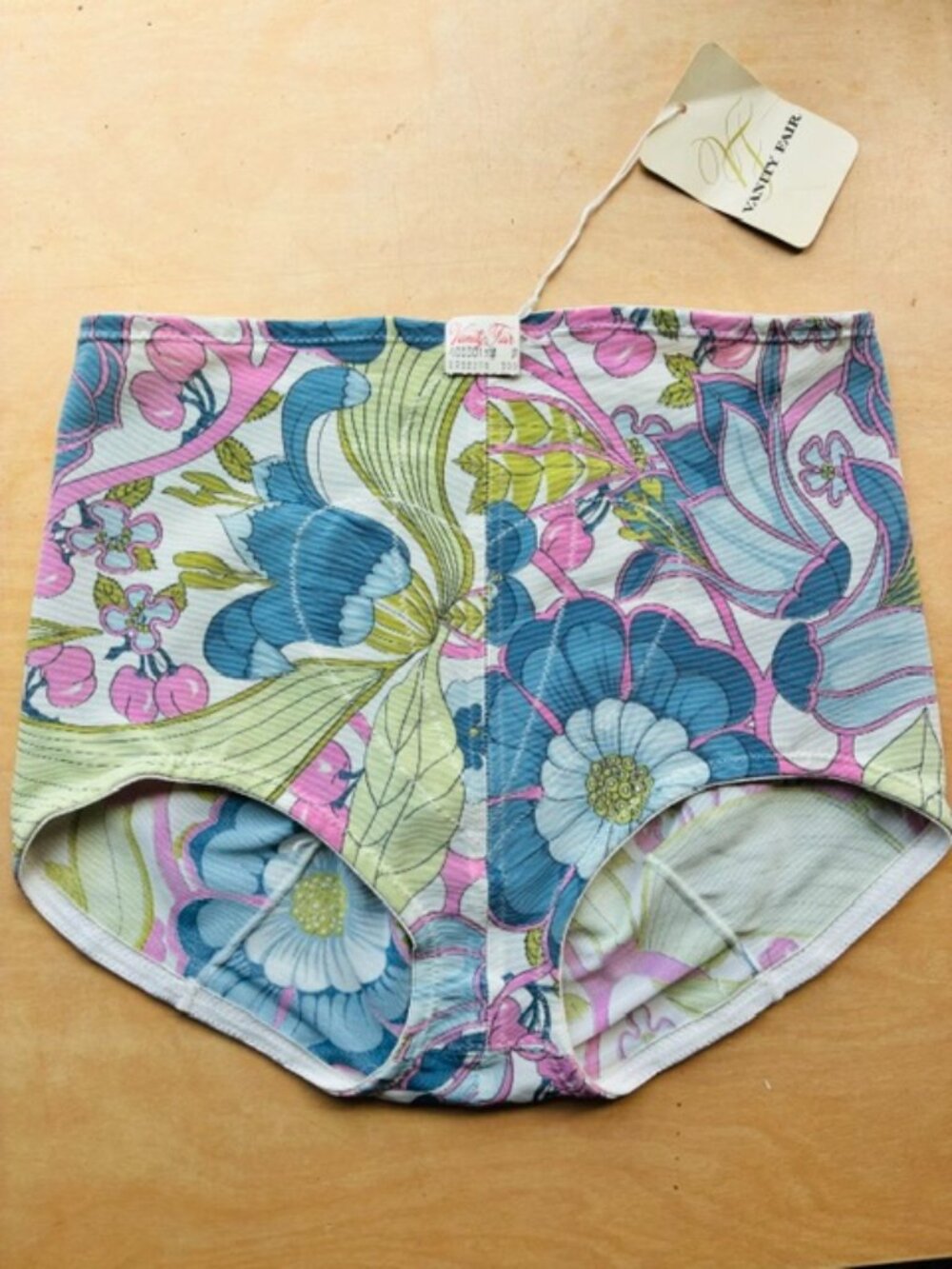 Mid 60s Vanity Fair psychedelic print panties new with original tags!!